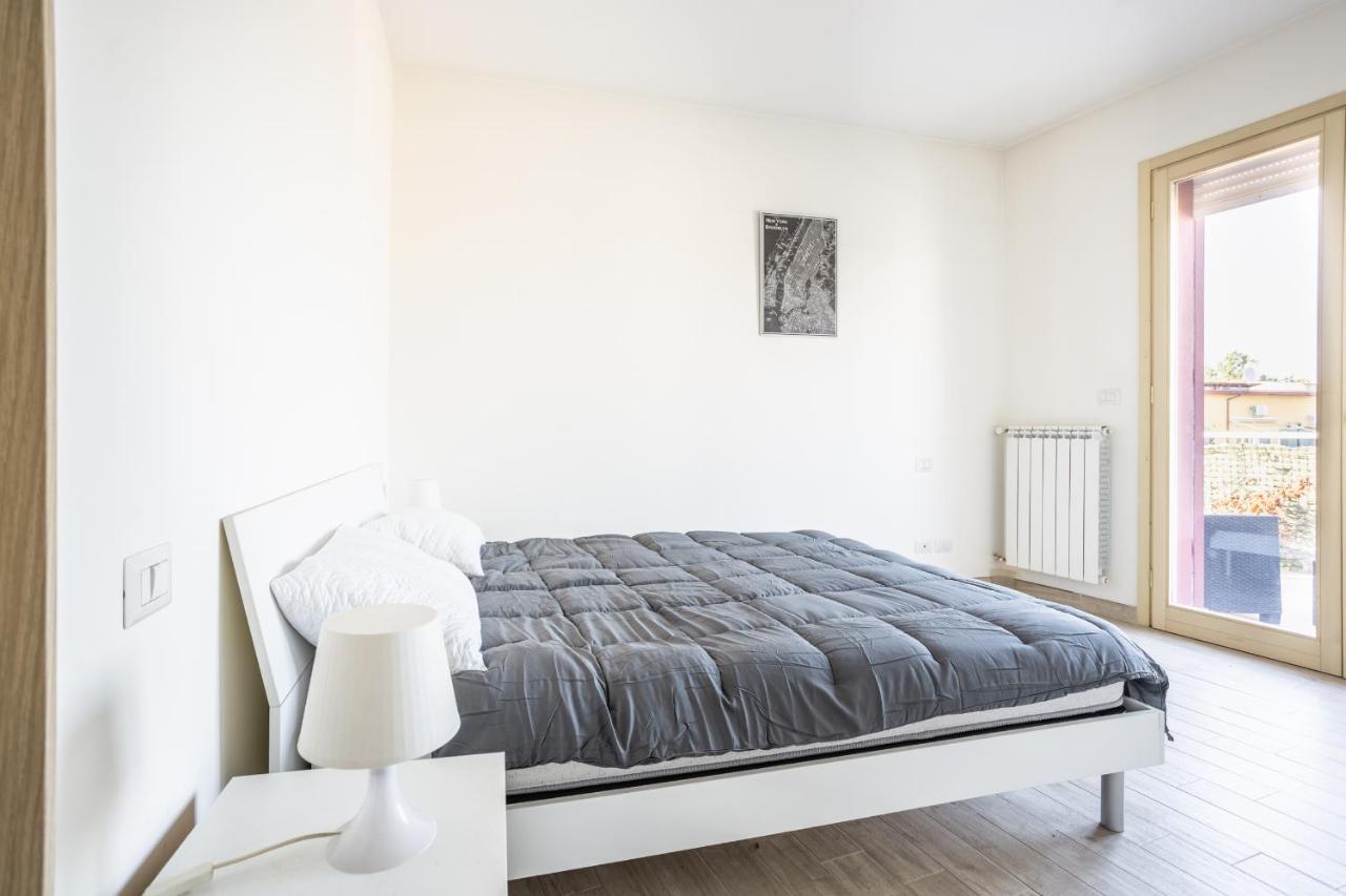 Urban Retreat -Private Parking+Terrace Lejlighed Rom Eksteriør billede